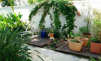 Imagem 4: Excelente Crystal Lake com 4 suítes, requintada, com armários, irrigação automática - Estu