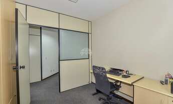 Imagem 5: Ponto comercial/Loja/Box para venda possui 39 metros quadrados em Água Verde - Curitiba