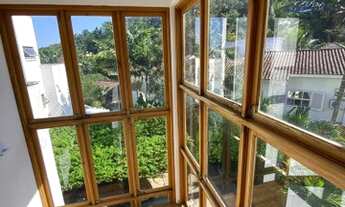 Imagem 5: Casa de condomínio para venda tem 330 metros quadrados com 4 quartos