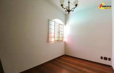 Imagem 6: Casa para aluguel, 3 quartos, 1 suíte, 2 vagas, Sidil - Divinópolis/MG