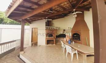 Imagem 7: Linda Casa 200m² - 3 drm sendo 1 suíte, área gourmet, piscina, 4 vagas e excelente localiz