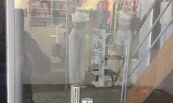 Imagem 4: ALUGO LOJA COMERCIAL/DENTRO DE UMA GALERIA NO NOVA CIDADE/R$ 1.100 + CAUÇÃO/EXCELENTE LOCA