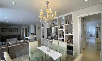 Imagem 2: Belíssimo apartamento com 206 metros, varanda gourmet com fechamento em vidro, sala para 0