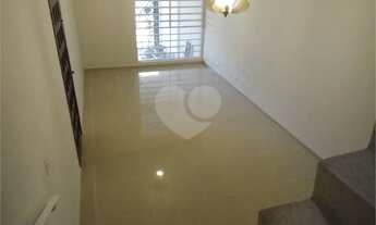 Imagem 7: Sobrado excelente localização com cômodos espaçosos no Bairro Umuarama próximo ao B Cidade