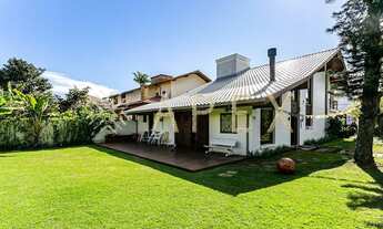 Imagem 7: Casa para venda tem 300 metros quadrados com 3 quartos.