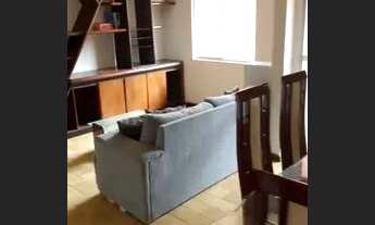 Imagem: PROCURA-SE ESTUDANTE (menina) PARA DIVIDIR