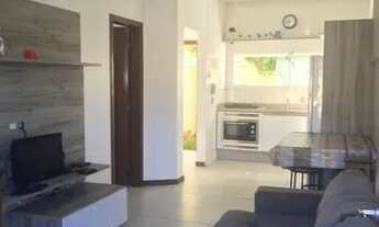 Imagem 3: NOVIDADE aluguel anual Casa triplex mobiliada 02 Quartos e 01 mezanino - Condomínio Fecha