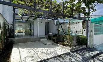 Imagem: Sobrado para venda tem aproximadamente 200m²