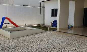 Imagem 2: Casa de condomínio para venda tem 167 metros quadrados com 3 quartos