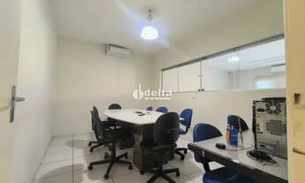 Imagem 4: Casa Comercial disponível para locação e venda no bairro Cidade Jardim em Uberlândia-MG