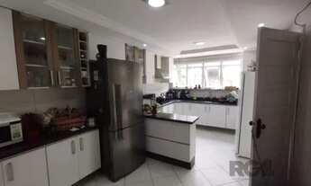 Imagem 4: Casa em Porto Alegre, no bairro Ipanema, com 6 dormitório(s), e 6 banheiros, par