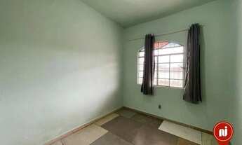 Imagem 4: Casa com 3 dormitórios para alugar, 100 m² por R$ 2.515,00/mês - Jota - Brumadinho/MG