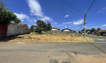 Imagem: Esquina 763,00m² (Asfalto, Agua e Esgoto)