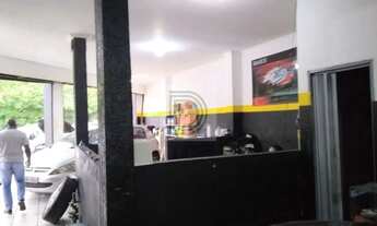 Imagem 2: Prédio comercial com salas e galpao em baixo.Em rua de movimento