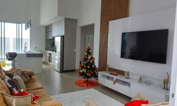 Imagem 4: Casa Térrea 3 suítes com piscina - Pé Direto Duplo - Impecável