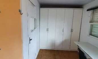 Imagem 3: Quarto individual no centro de Florianópolis