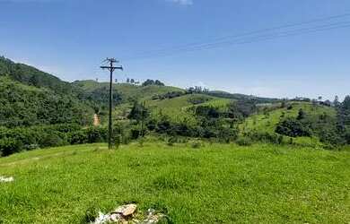 Imagem 2: Não perca a chance de construir a casa dos seus sonhos nesta localização privilegiada em I