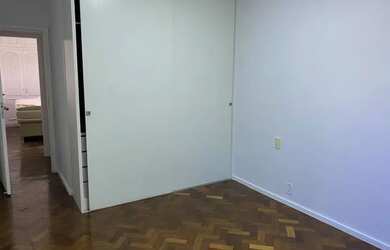 Imagem 5: SILENCIOSO AP NA QUADRA DA PRAIA DO LEBLON COM 2 VAGAS