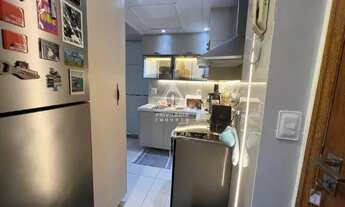 Imagem 7: Impecável apartamento com refinada reforma na quadra da praia