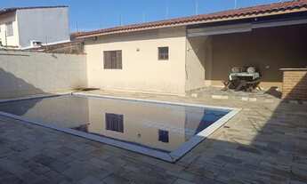 Imagem 4: Casa para venda possui 130 metros quadrados com 5 quartos em Balneário Gaivota - Itanhaém