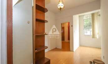 Imagem 2: Apartamento de quarto e sala no Flamengo. Pertíssimo do metrô. Entrar e morar