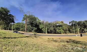 Imagem 2: Terreno à venda no Aldeia do Vale com topografia em aclive, vista definitiva e localização