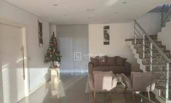 Imagem 3: Casa com 3 Suítes disponível para locação ou venda no Condomínio Arco Íris, Atibaia, SP