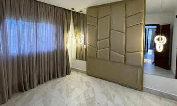 Imagem 10: Viva o Alto Padrão: Casa com 4 Suítes, Piscina e Energia Solar