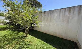 Imagem 6: Casa no Córrego Grande com terreno amplo, piscina aquecida e excelente padrão construtivo