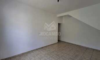 Imagem 2: Casa de rua : / Residencial / Jardim Nice
