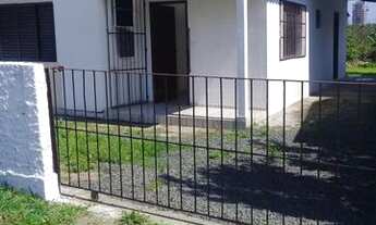 Imagem: Aluga se casa bairro Coloninha em Araranguá