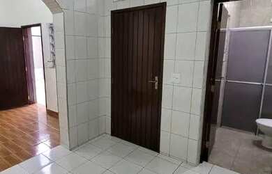 Imagem 4: Casa com quarto, sala, cozinha, banheiro
