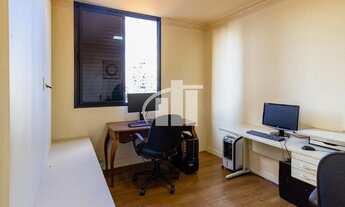 Imagem 2: Apartamento com 124m² repleto de armários planejados, 4 dormitórios sendo 1 suíte com clos