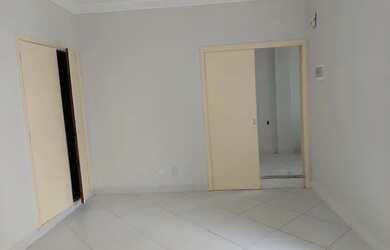 Imagem 4: Apto Centro, reformadíssimo, amplo, Rua 16 de março, excelente preço - Petrópolis - RJ