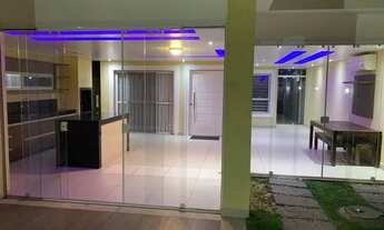 Imagem 4: Casa de condomínio para aluguel possui 320 metros quadrados com 4 quartos