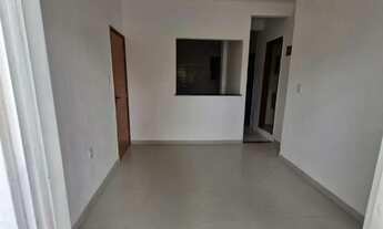 Imagem 2: Apartamento tipo casa com 2 quartos sendo um com suite, varanda e com boa localização