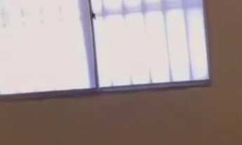 Imagem 2: Vendo este prédio com apartamentos