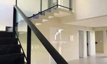 Imagem 2: Casa Duplex de Alto Padrão no Condomínio Petrópolis Residence