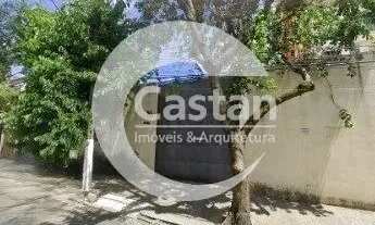 Imagem: Terreno com galpão