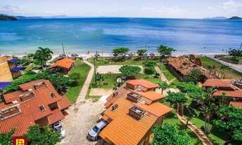 Imagem: Sobrado em condomínio fechado na beira