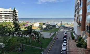 Imagem: NA PRAÇA DO FAROL COM VISTA PRO MAR