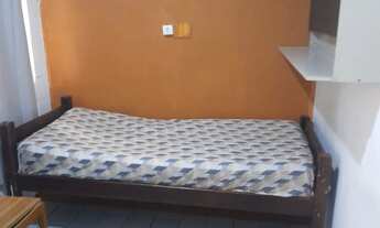 Imagem 2: Alugo quarto p/ solteiro estudante ou trabalho frente ao Passeio Público