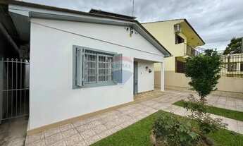 Imagem 5: Casa ampla com suíte, energia solar e pátio calçado