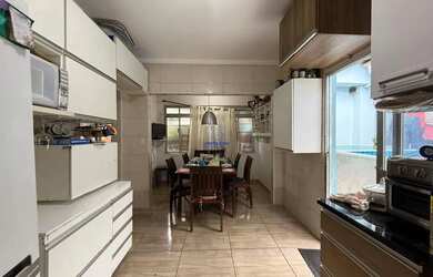 Imagem 5: CASA COM 03 DORMITORIOS SENDO 01 SUITE, PISCINA, CHURRASQUEIRA NA VILA SÃO JORGE