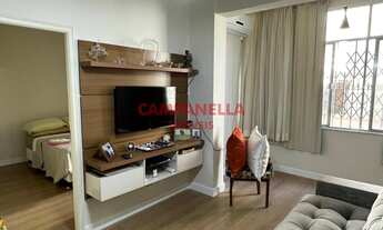 Imagem 6: Apartamento térreo com área externa, 2 quartos, dependências, debruçado na Praça Saens Pen