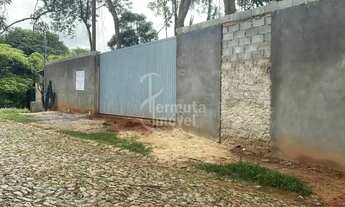 Imagem: Terreno à venda com 2.514 m², plano com