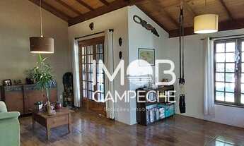 Imagem 7: Casa térrea, 128m² de área construída em amplo terreno de 501m², opção ideal para quem pro