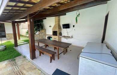 Imagem 3: MOBILIADA - Leve apenas a roupa do corpo - Casa de veraneio em zona urbana com piscina e C