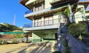 Imagem 3: Linda Casa 3 pavimentos 6 dormitorios , piscina aquecida em Brusque SC! Aceita Imóve