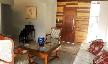 Imagem 6: Casa para aluguel e venda possui 350 metros quadrados com 4 quartos.